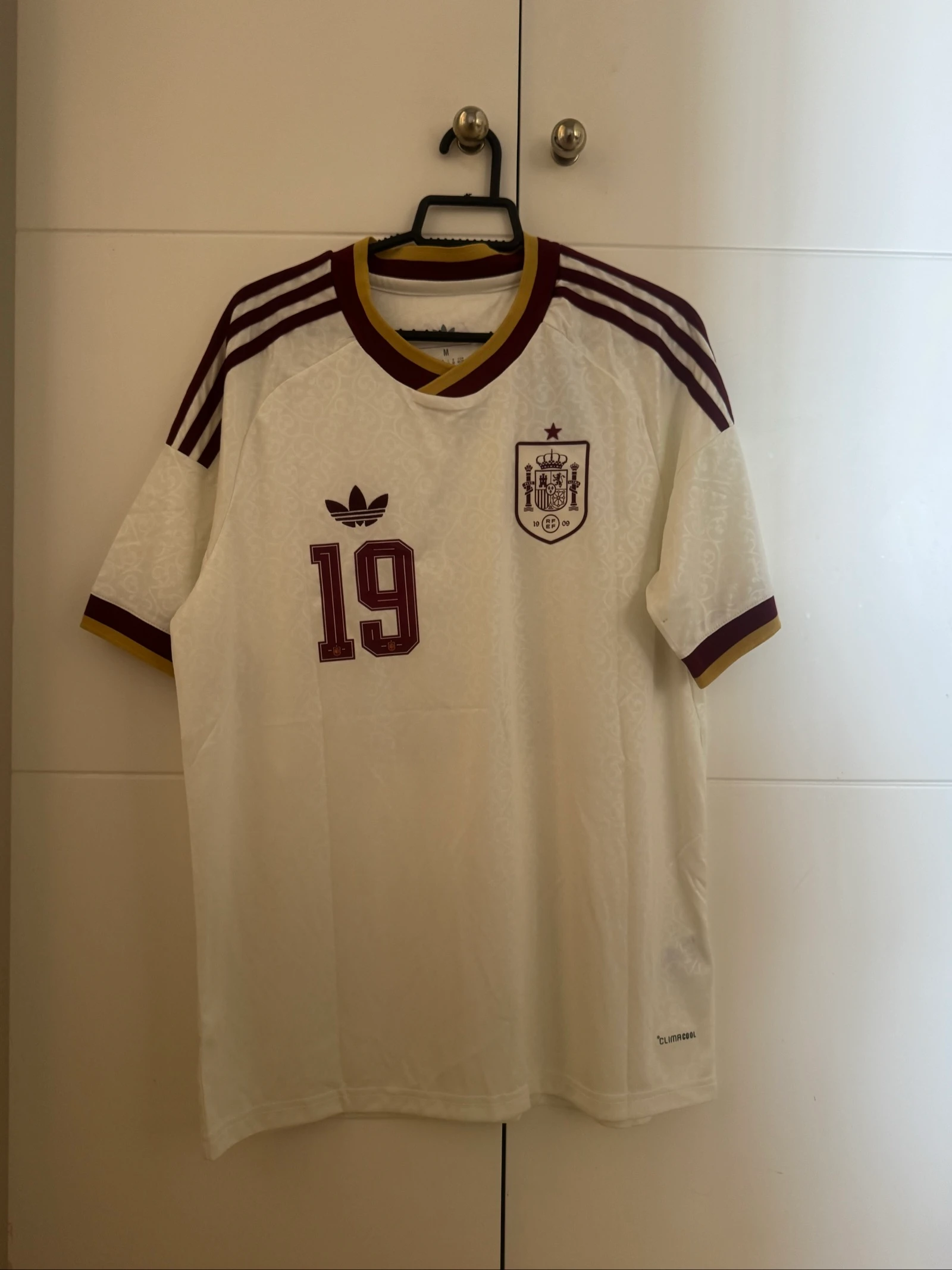 Camiseta España Adidas Original Lamine Yamal 19 Talla M NUEVA con etiqueta
